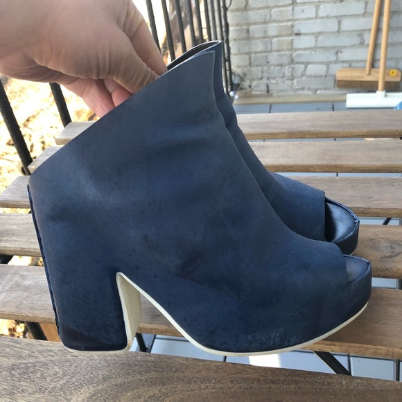 Balenciaga Heels - Picture 3 of 8